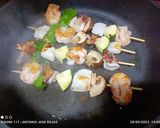 Foto del paso 3 de la receta Brochetas de gambas, calamar y sepia