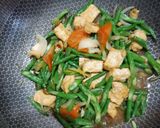 Foto langkah ke 3 dari resep Cah Tahu Kacang Panjang.