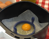 Foto del paso 2 de la receta: Huevos fritos en freidora sin aceite Cecofry