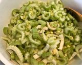 Foto del paso 3 de la receta: Guiso de apio a la menta