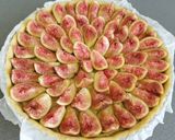 Une image de l'étape 4 de Tarte aux figues 🫓.