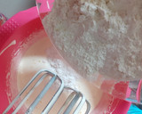 Foto langkah ke 4 dari resep Putu Ayu Jumbo Lembut Empuk.