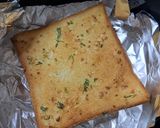 Foto langkah ke 3 dari resep Simple Garlic Bread.