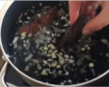 Foto del paso 3 de la receta: Alubias pintas con sacramentos