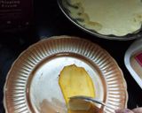 A picture of step 4 of Mango moosse rolls.