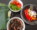 Foto langkah ke 1 dari resep Pepes Belut Daun Kemangi.
