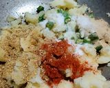 A picture of step 2 of Masala Aloo Samosa.