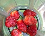 Foto langkah ke 1 dari resep Strawberry Chiffon Cake.