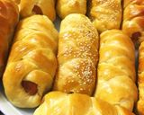 Hình bước làm 8 của món Bánh mỳ cuộn xúc xích