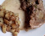Foto del paso 7 de la receta: Cerdo con vegetales y crema al wok con papitas ricas!