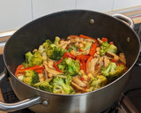 Foto del paso 5 de la receta: Cazuela de garbanzos con brócoli y shiitale