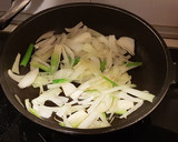 Foto del paso 2 de la receta: Champiñones salteados con Cebolla Fresca y Soja dulce