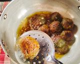 A picture of step 5 of Spinach cheese Ball 🧀 palak cheese Balls.