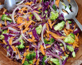 Foto del paso 1 de la receta: Ensalada de col morada (repollo) y brócoli
