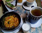 Foto del paso 3 de la receta: Huevos cremosos con cúrcuma para el desayuno