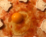 Foto del paso 2 de la receta: Pizza dos quesos y huevo