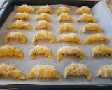 Sajtos minikifli - kenyérsütőben kelesztve recept fázis 5 fotója