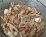 Foto langkah ke 4 dari resep Seblak Ceker Bakso Telor Puyuh Eps 2.