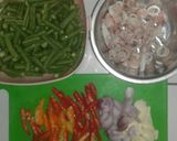 Foto langkah ke 1 dari resep Oseng kacang panjang cumi asin.