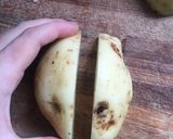 Foto del paso 2 de la receta: Papas rústicas crocantes con milanesas de carne caseras🥔🥩