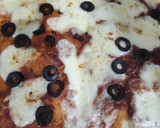 Foto del paso 10 de la receta: Pizza de Aceitunas Negras, Anchoas y Tomate Ahumado