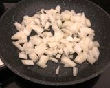 A picture of step 2 of Pea soup-puree.