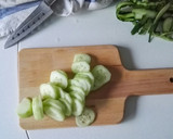 Foto del paso 2 de la receta: Ensalada de pasta integral y pepino