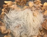 Foto del paso 6 de la receta: Fideos vermicelli con setas y yema de huevo 🍜
