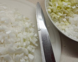 Foto del paso 1 de la receta: Pollo en pepitoria