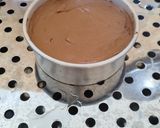 Foto langkah ke 5 dari resep Brownies kukus hias 4 telur nyonya liem.