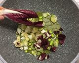 Foto del passaggio 1 della ricetta Gnocchi con radicchio, gorgonzola e noci