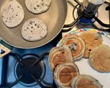 Foto del passaggio 1 della ricetta Pancakes ai mirtilli 🫐🤗🥞