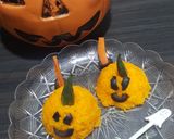 A picture of step 3 of Scary rice carrot balls.