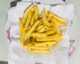 Hình bước làm 4 của món Khoai tây chiên cho ngày mưa