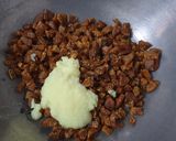 A picture of step 1 of Anjeer Halwa.