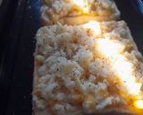 Foto langkah ke 2 dari resep Cheese Corn Sandwich.