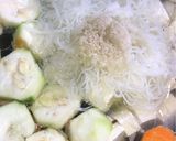 Foto langkah ke 3 dari resep Sop Oyong Bihun Wortel Tahu dan Telur.