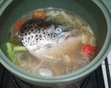 Foto langkah ke 4 dari resep Sup kepala ikan salmon.
