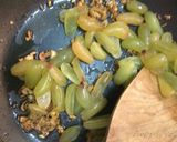 A picture of step 2 of Grapes spicy chutney.