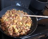 A picture of step 3 of Triple pork, pineapple and cashew fried rice 🍚 🐷🍍.