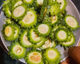 কুরকুরে করলা ভাজা (kurkure korola bhaja recipe in Bengali) রেসিপির ধাপ 1 ছবি