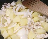 A picture of step 3 of Seppie e patate squid and potatoes.