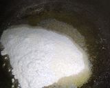 A picture of step 1 of Orange suji halwa.