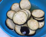 Foto del paso 1 de la receta: Berenjenas con puré de Boletus y babilla de ternera