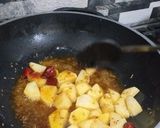 A picture of step 2 of Zeera walay aloo.