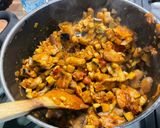 Une image de l'étape 19 de Soupe façon thaïlandaise au poulet, aubergine et curry.