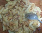 صورة لخطوة 1 من وصفة خبزة فريت 🍟 اومليت 🍳(البطاطا المقلية بالبيض)