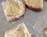 ગાર્લિક બ્રેડ(garlic bread recipe in Gujarati) રેસીપી સ્ટેપ2ફોટો