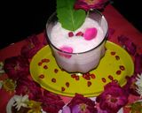 A picture of step 5 of Pomegranate and basil milkshake.