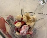 A picture of step 2 of A simple smoothie bowl.